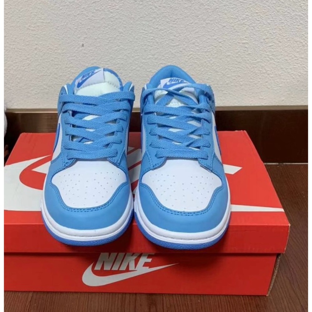 Nike dunks low university blue
